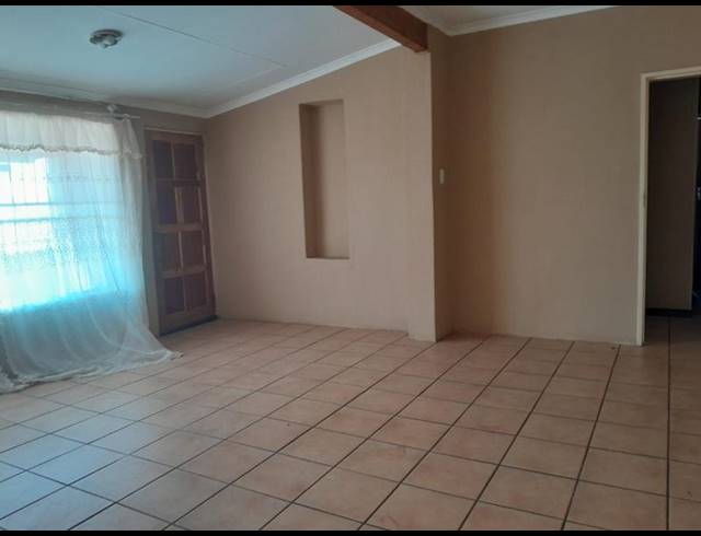 3 BEDROOM PROPERTY TO RENT IN KWAGGASRAND
